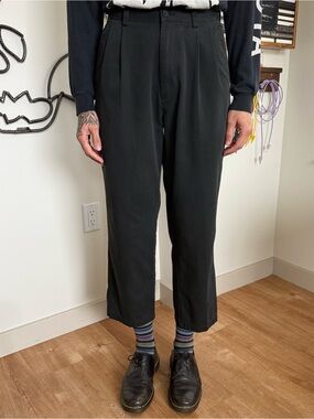 Vintage Y2K Black High Waisted Pleated Trousers ~ Size 26 x 26